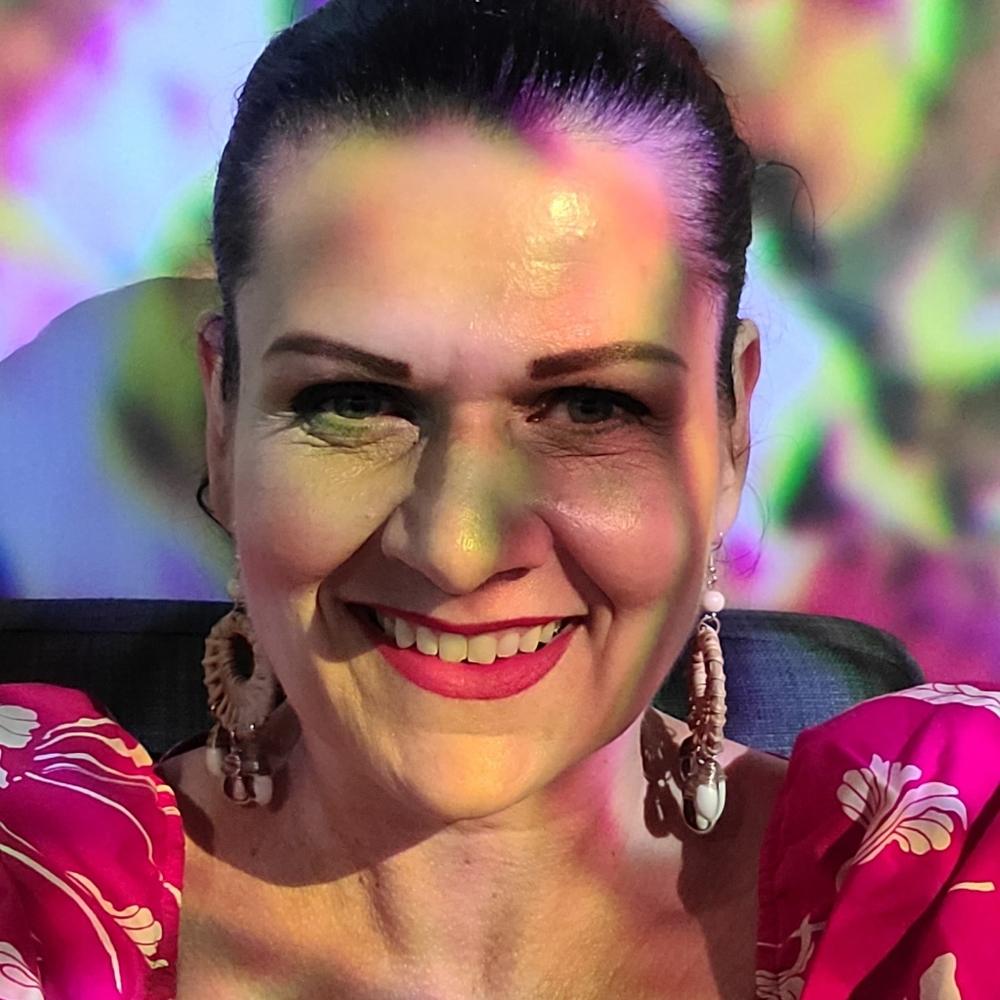 Meet your Posher, Lisa from Fabulous Las Vegas ⭐️